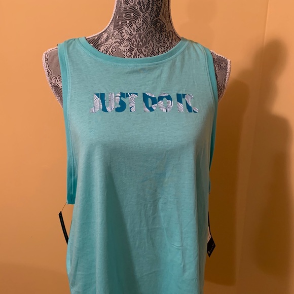 NWT NIKE SLEEVELESS TOP - Picture 2 of 4